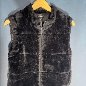 Versona Elegant Black Vest